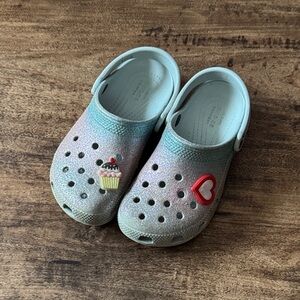 CROCS Kids Glitter Slippers with Cupcake and Heart Charms size toddler 12